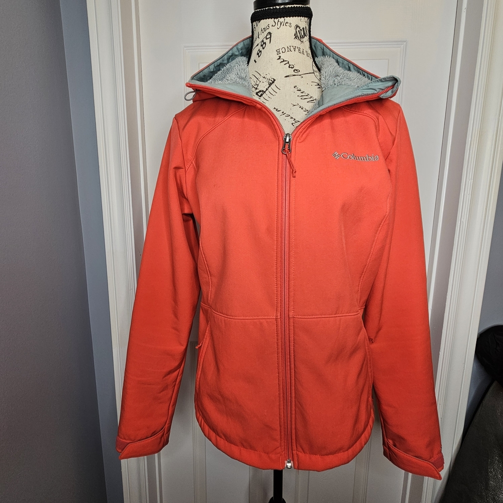 Columbia Women's Coral Softshell Jacket Hooded Grey Sherpa Lined Size M Fall